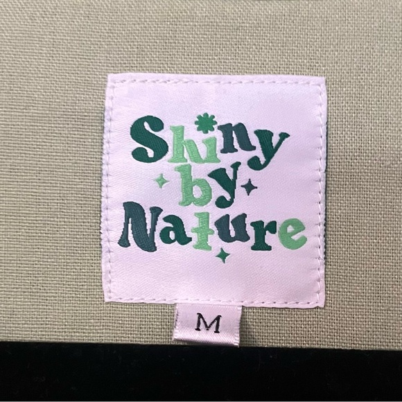 Shiny By Nature Diagonal Button-Up - Solid Green - Size Medium - Picture 6 of 6